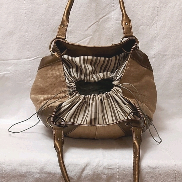 MEXX ♡ Beautiful Gold Bag - Picture 2 of 4